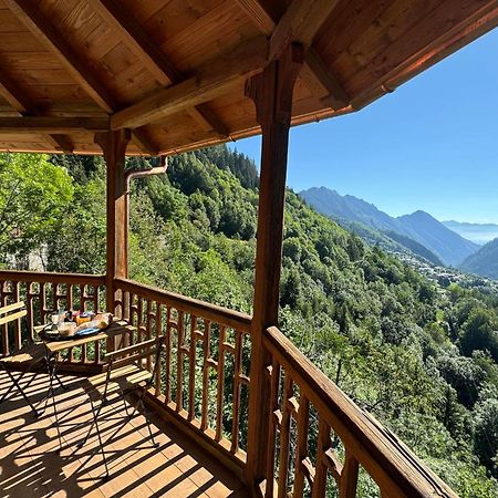 Il Castello Nel Bosco, Appartamento Torrente シャンポルシェ エクステリア 写真
